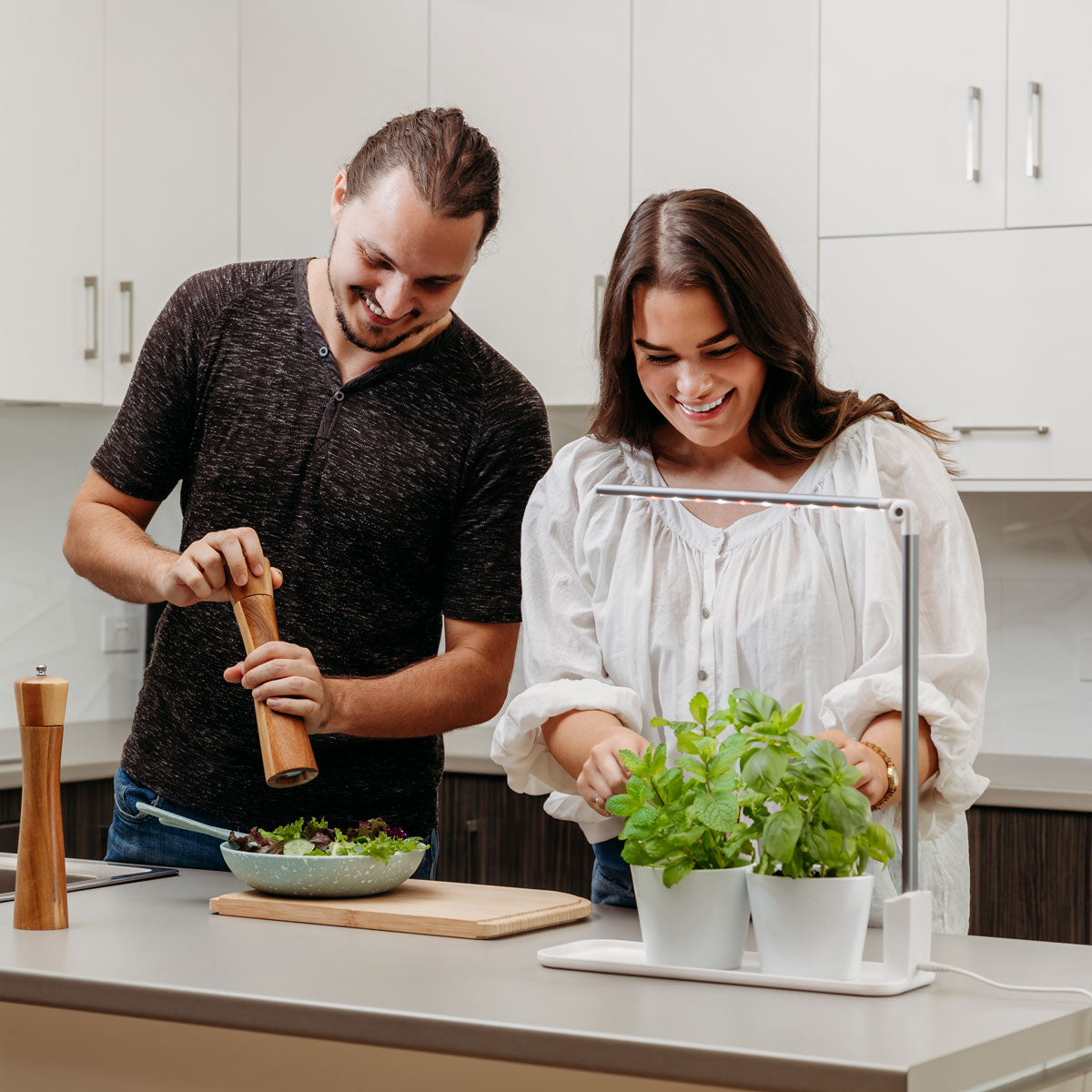 grow-tray-couple-making-salad